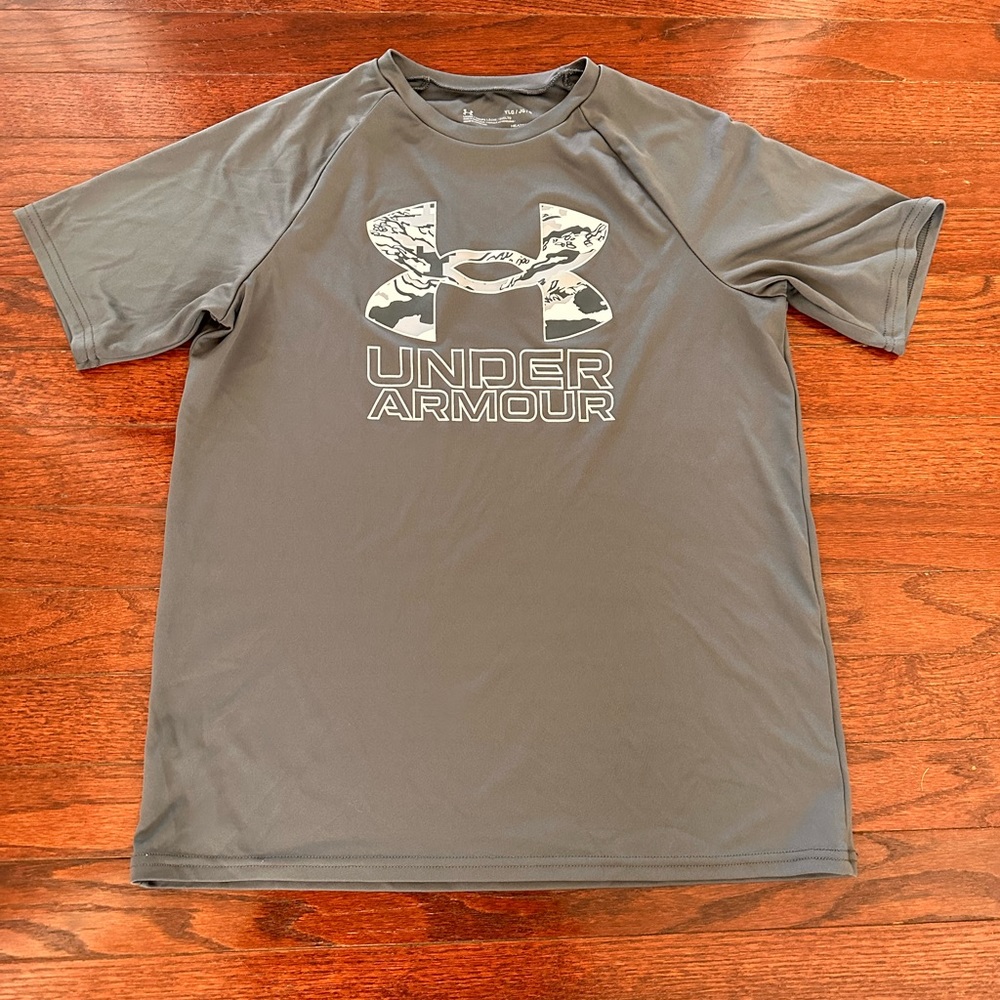 Boys Under Armour t-shirt